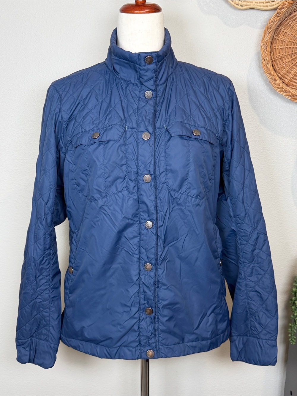 Women's Stio Skycrest Insulated Snap Shirt Effortless Mountain Comfort Medium